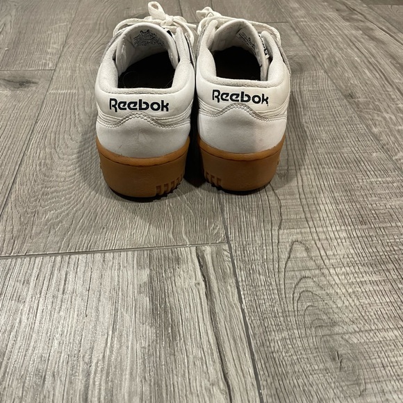 Reebok Classic White with Gum Sole - Picture 3 of 3